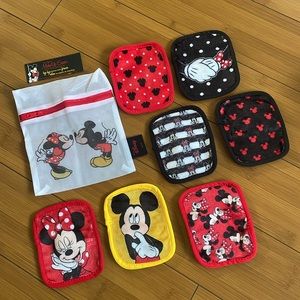 Makeup Eraser 7 day set featuring Mickey and Minnie in love